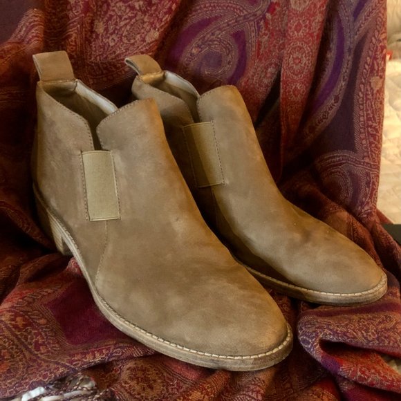 EILEEN FISHER SUEDE BOOTIES.  Sz. 9.5   EUC - Picture 3 of 3